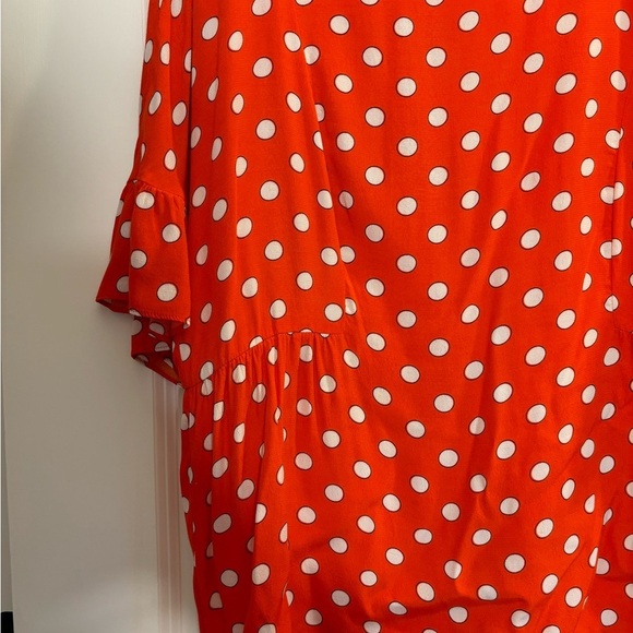 Biden carmine red w/ white polkadot lightweight short sleeve top - Picture 5 of 5